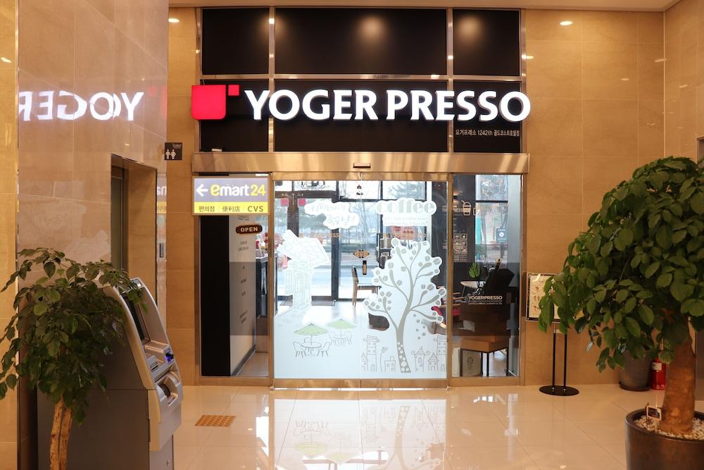 Gold Coast Hotel Incheon Bagian luar foto